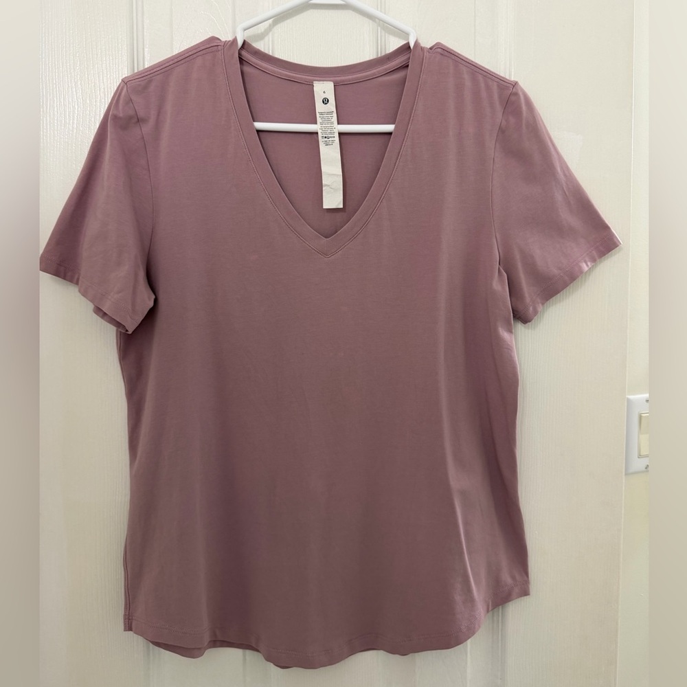 Lululemon love v-neck t shirt, muted rose, Size 6